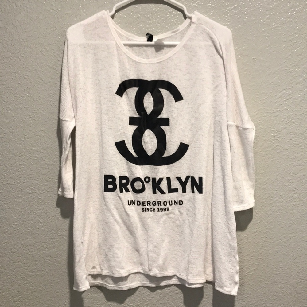White 3/4 sleeve sweater